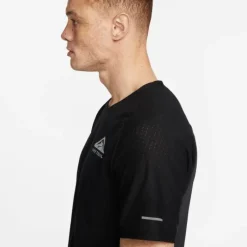 Nike T-shirt Et Manches Longues Running^Dri-FIT Solar Chase Short Sleeve Tee Noir